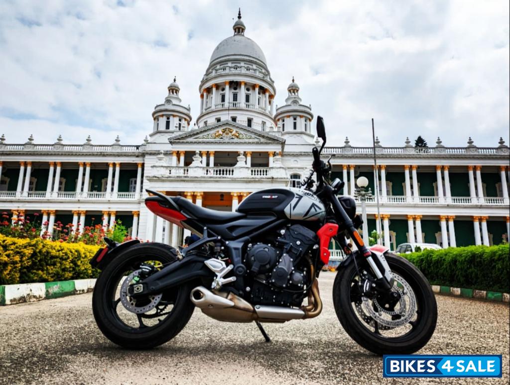 Triumph Trident 660
