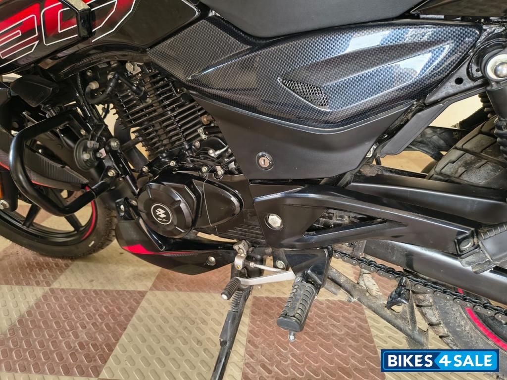 Bajaj Pulsar 220F