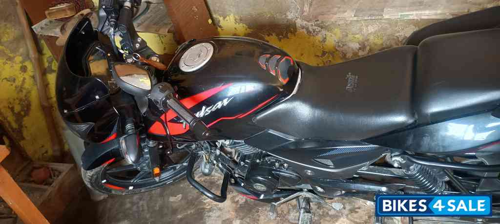 Bajaj Pulsar 125 Carbon Fibre Disc Split Seat