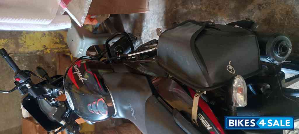 Bajaj Pulsar 125 Carbon Fibre Disc Split Seat