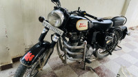 Black Royal Enfield Classic 350 BS VI