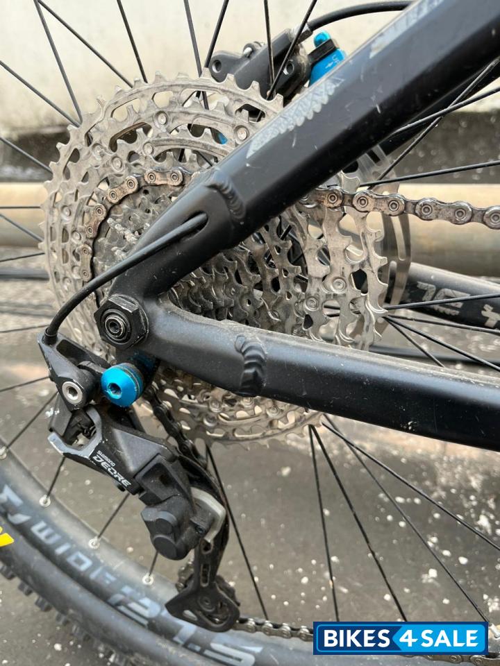 Mat Black Bicycle Dartmoor primal Mat Black Bicycle Dartmoor primal