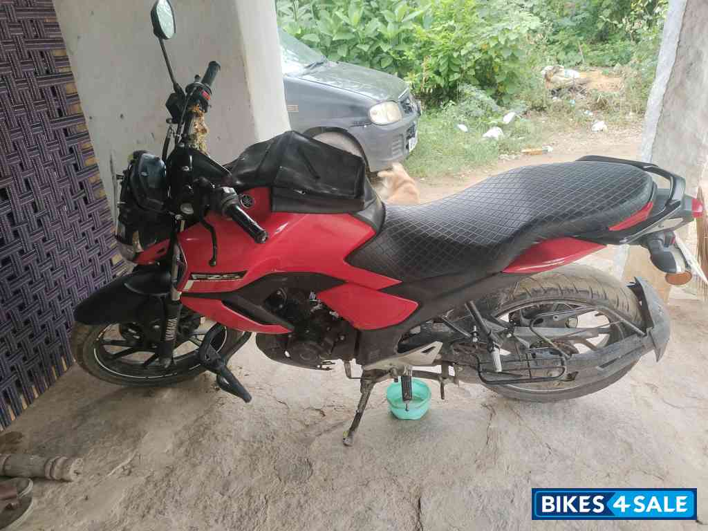 Vivid Red Cocktail Yamaha FZ-S FI V2