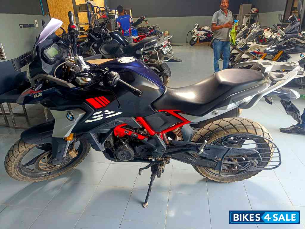 Black-red BMW G 310 GS Black-red BMW G 310 GS