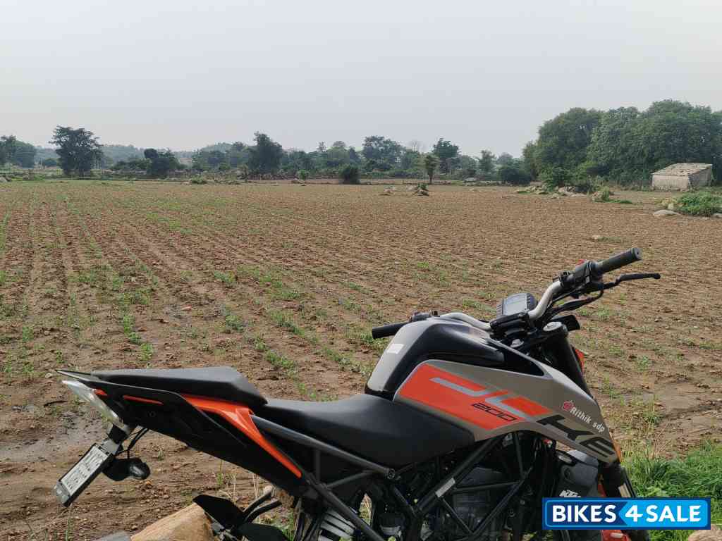 Silver Metallic Matt KTM Duke 200