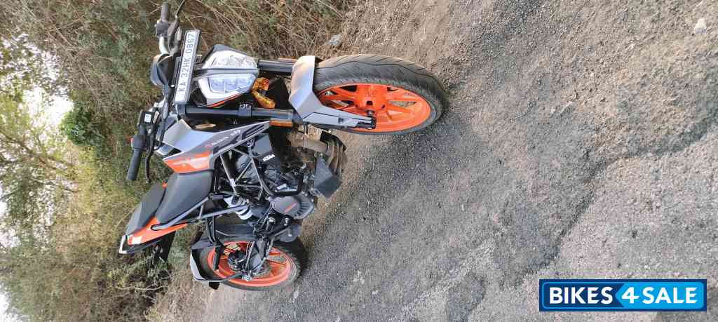 Silver Metallic Matt KTM Duke 200