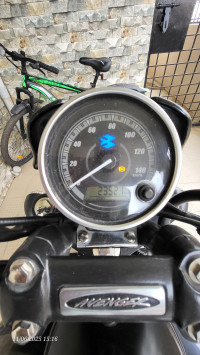 Ebony Black Bajaj Avenger Street 160 BS6