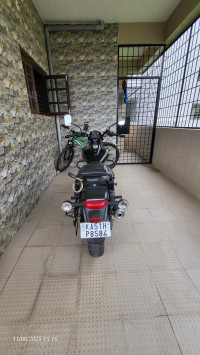 Ebony Black Bajaj Avenger Street 160 BS6