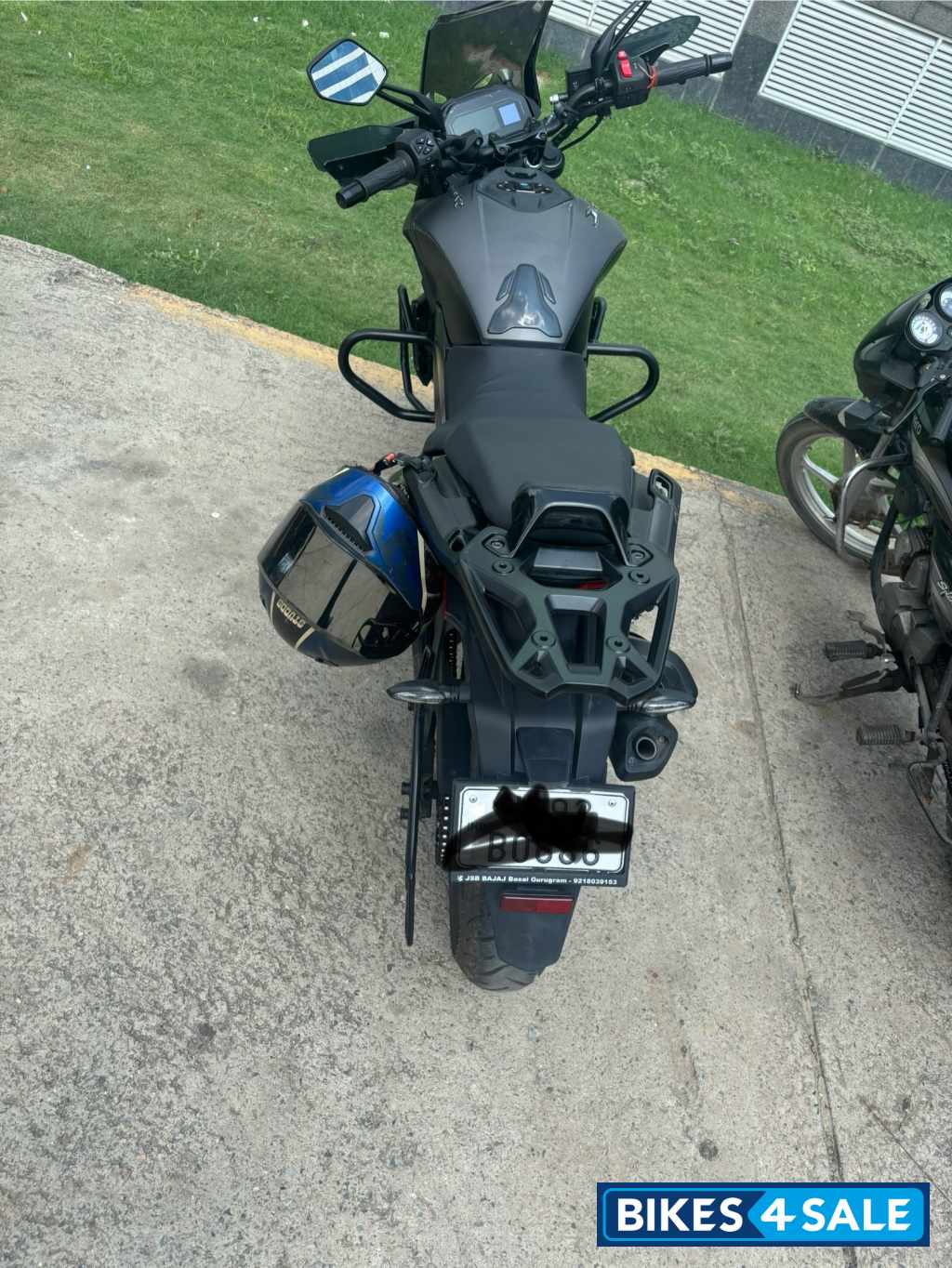 Carbon Black Bajaj Dominar 400 ABS BS6