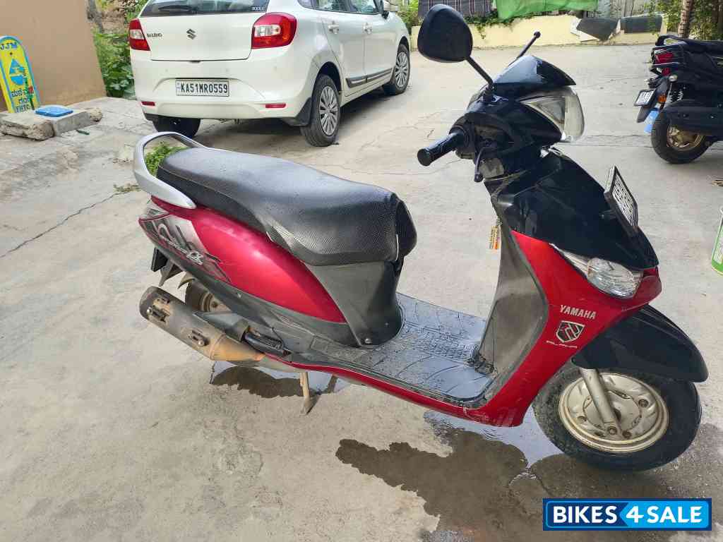 Black And Red Yamaha Alpha