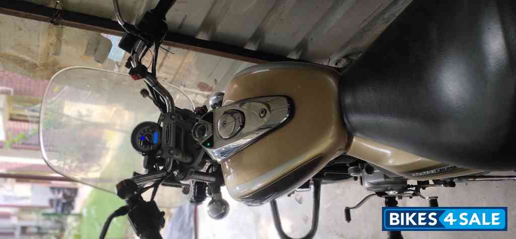 Bajaj Avenger Cruise 220
