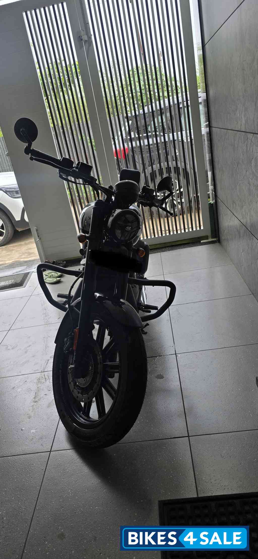 Jawa 42 Bobber Black Mirror