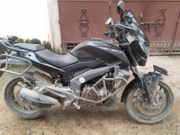 Black Bajaj Dominar 400