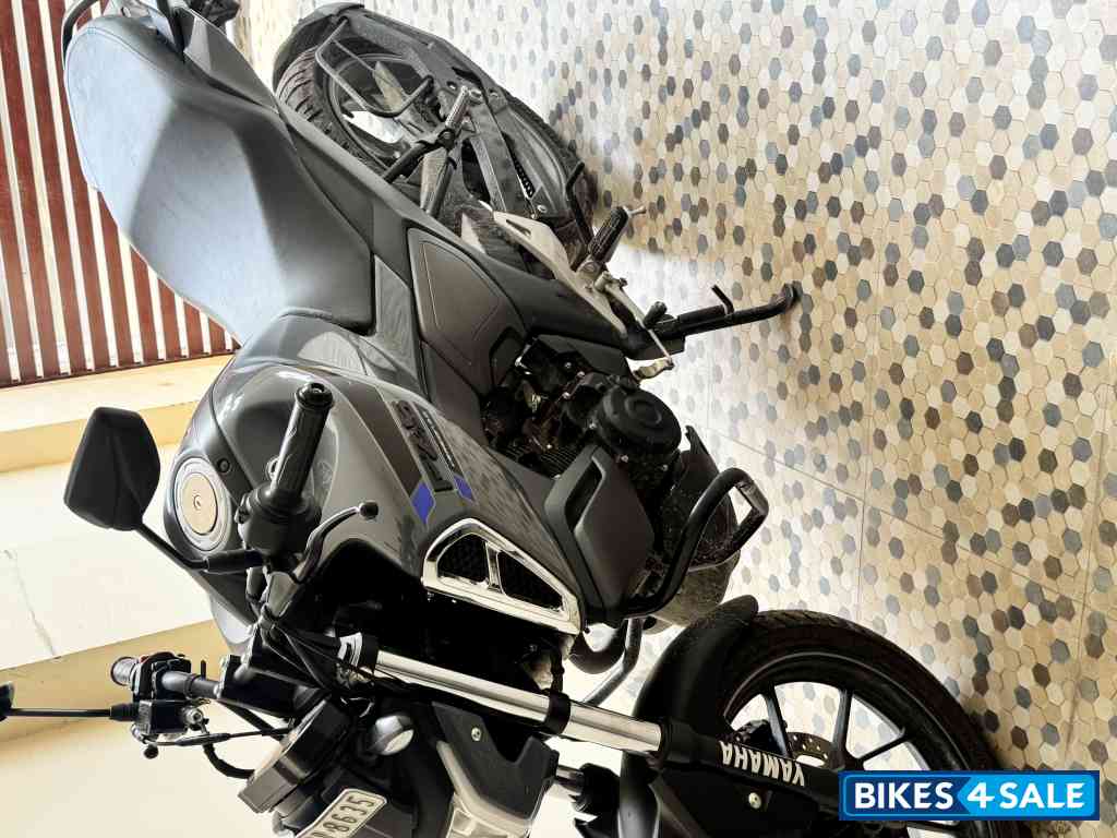 Yamaha FZ-S FI Ver 4.0