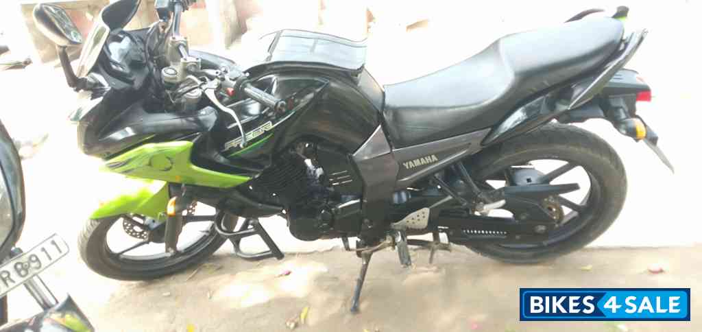 Green Yamaha Fazer FZ16ST
