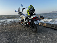 Moonwhite Bajaj Avenger Cruise 220 BS6