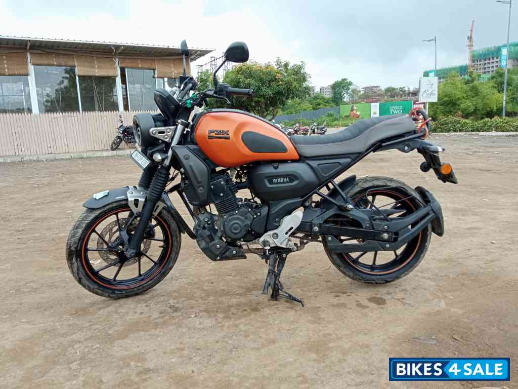Matt Orange Yamaha FZ-X