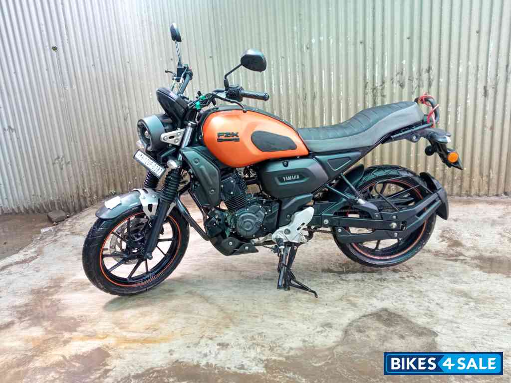 Matt Orange Yamaha FZ-X