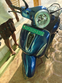 Bajaj Chetak Premium 2023 Edition