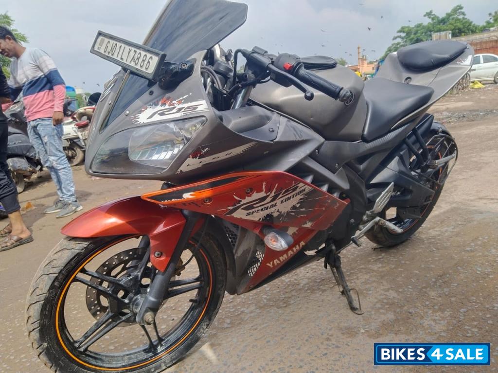 Red Yamaha YZF R15 V2