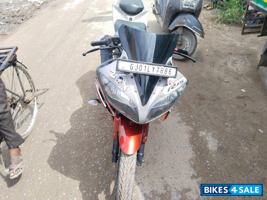 Red Yamaha YZF R15 V2 Red Yamaha YZF R15 V2