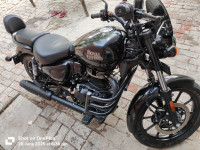 Black Royal Enfield Meteor 350 Fireball