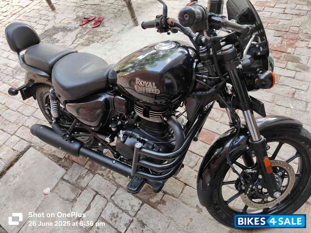 Black Royal Enfield Meteor 350 Fireball