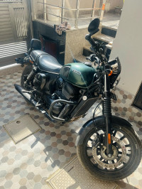 Yezdi Roadster Dark 2022 Model