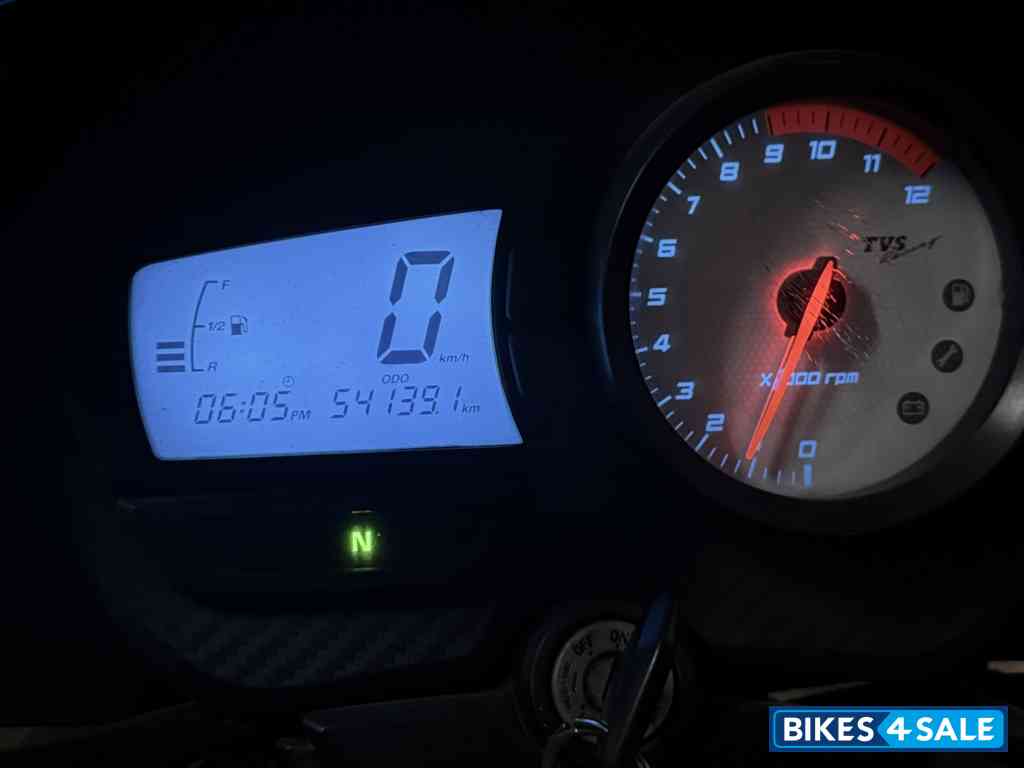 Matt Grey TVS Apache RTR 180 Matt Grey TVS Apache RTR 180