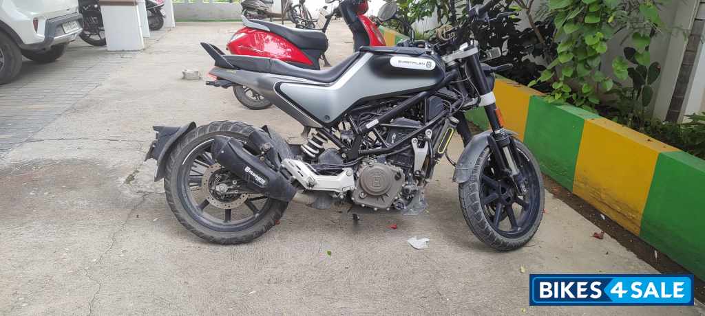 Husqvarna Svartpilen 250