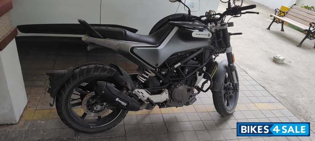 Husqvarna Svartpilen 250