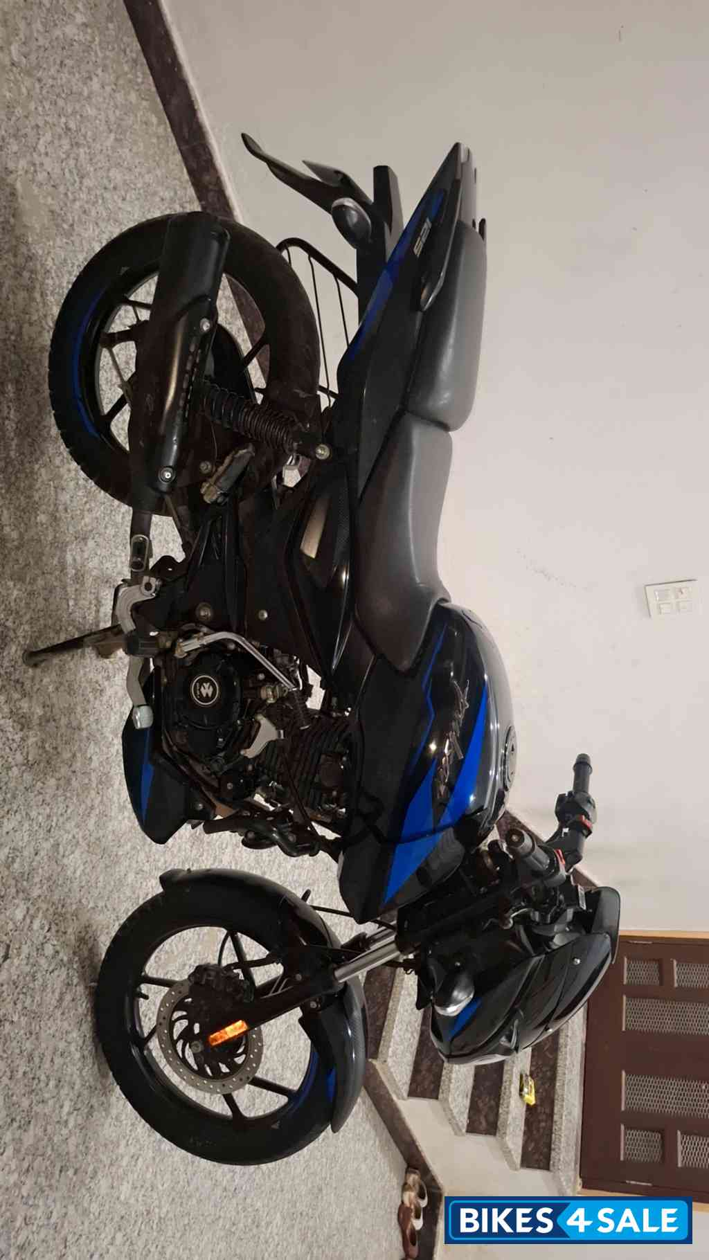 Blue Black Bajaj Pulsar 125 Carbon Fibre Disc Split Seat
