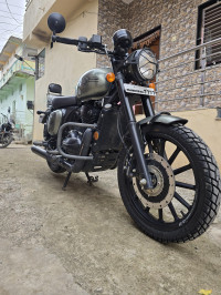 Jawa 42 Dual Tone 2023 Model