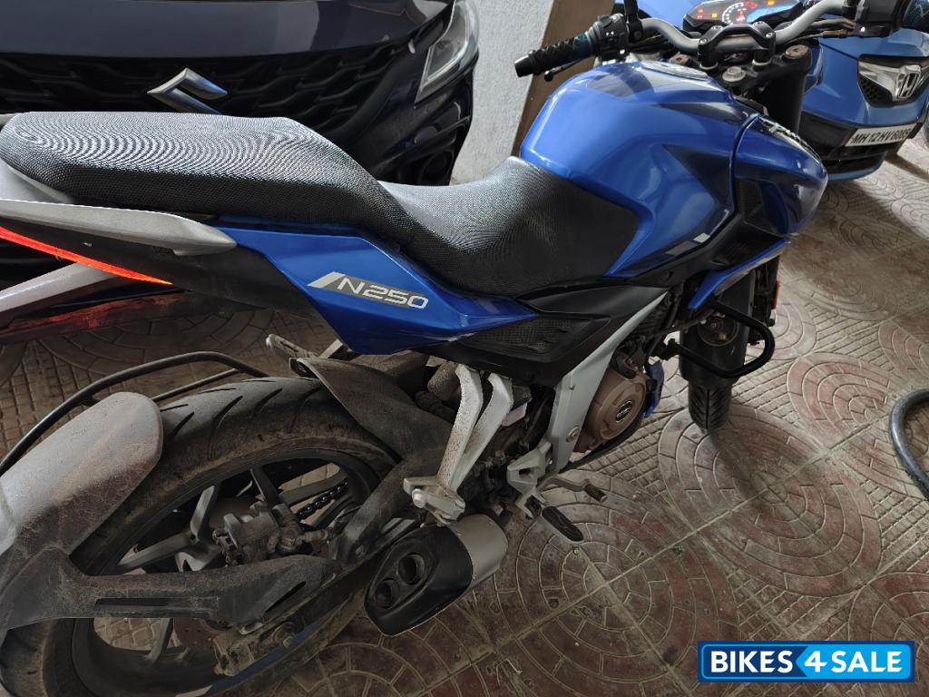 Bajaj Pulsar N250