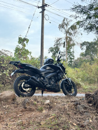 Black Bajaj Dominar 250