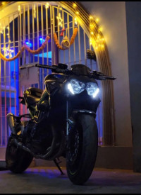 Black Kawasaki Z900 2022