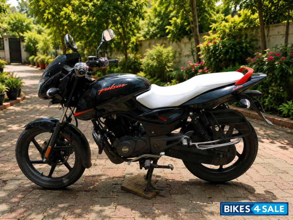 Bajaj Pulsar 125 Neon BS6