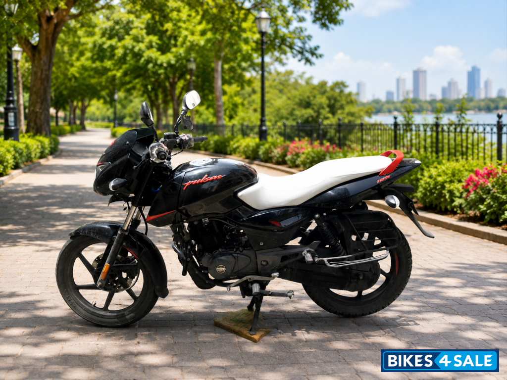 Bajaj Pulsar 125 Neon BS6