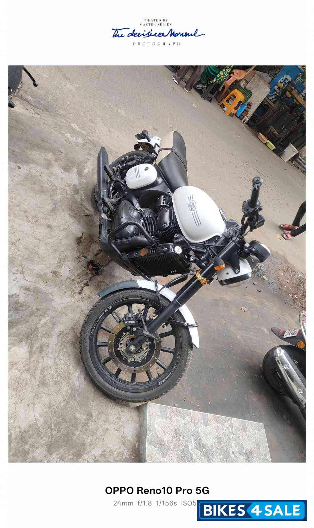 Jawa 42 Dual Channel ABS Sirius White