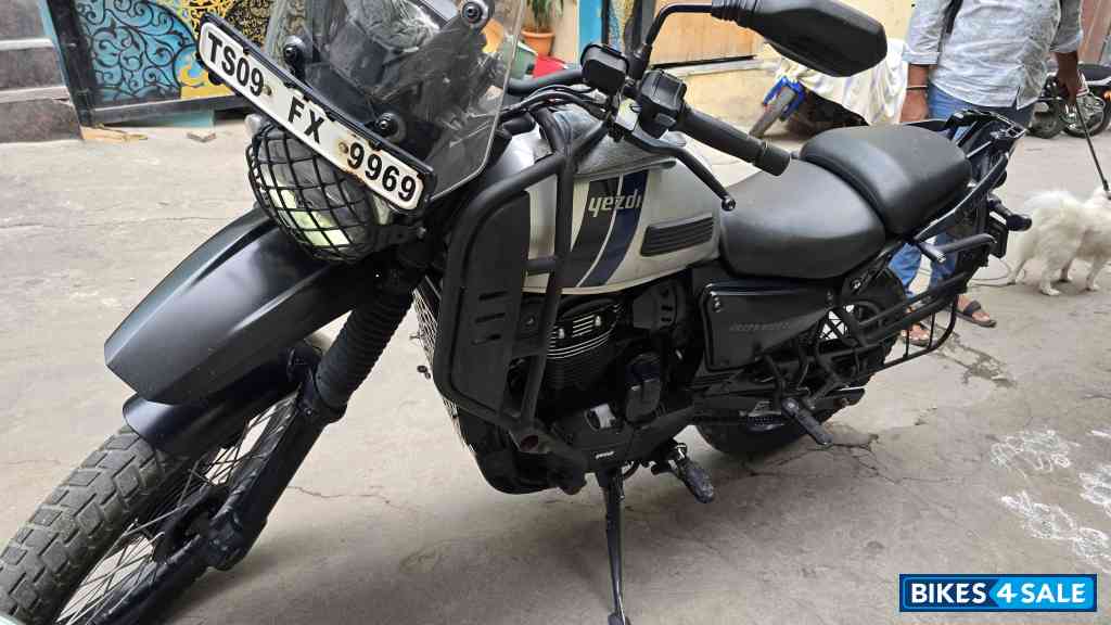 Slick Silver Yezdi Adventure Single Headlight