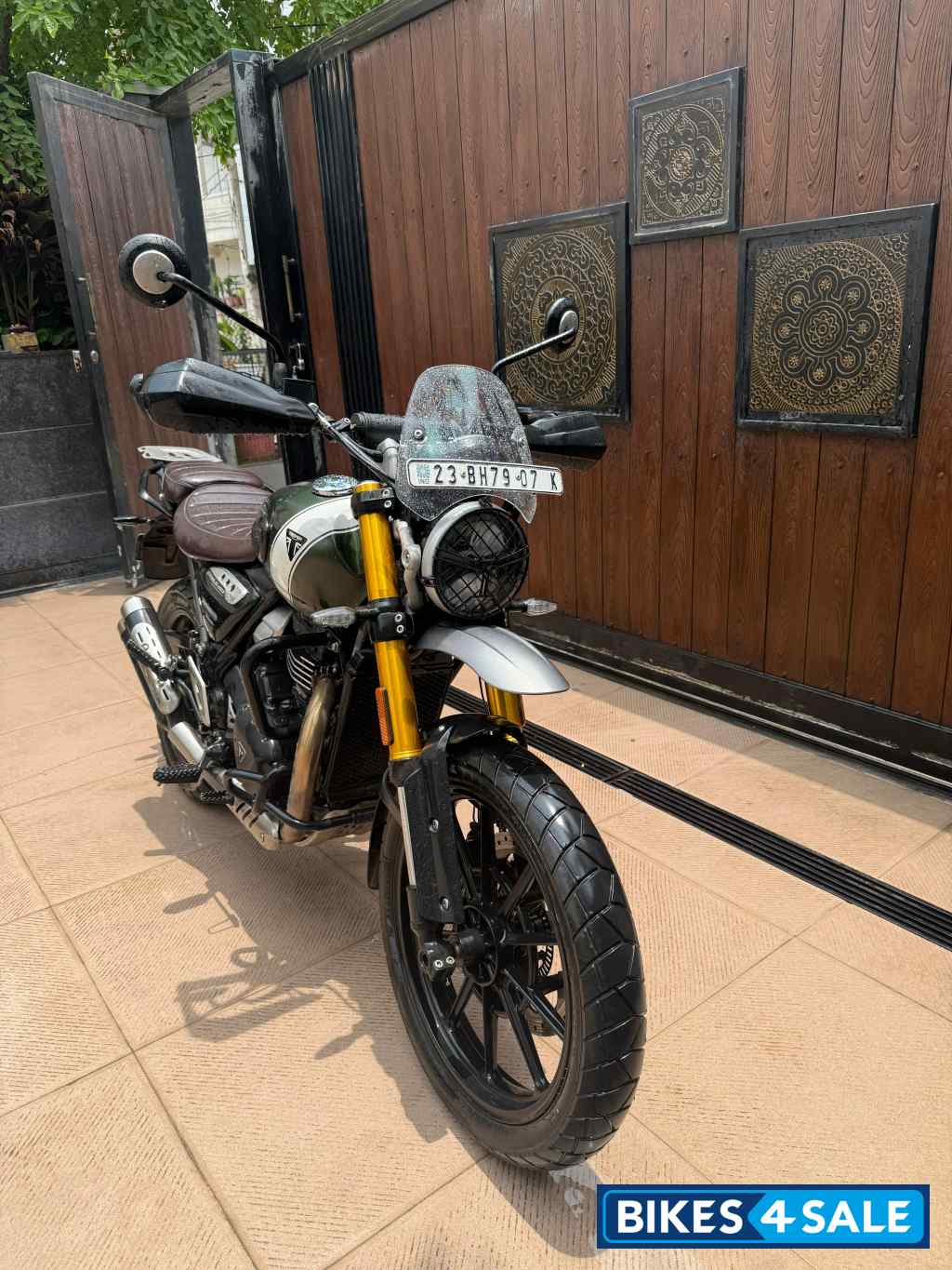 Khaki Triumph Scrambler 400 X