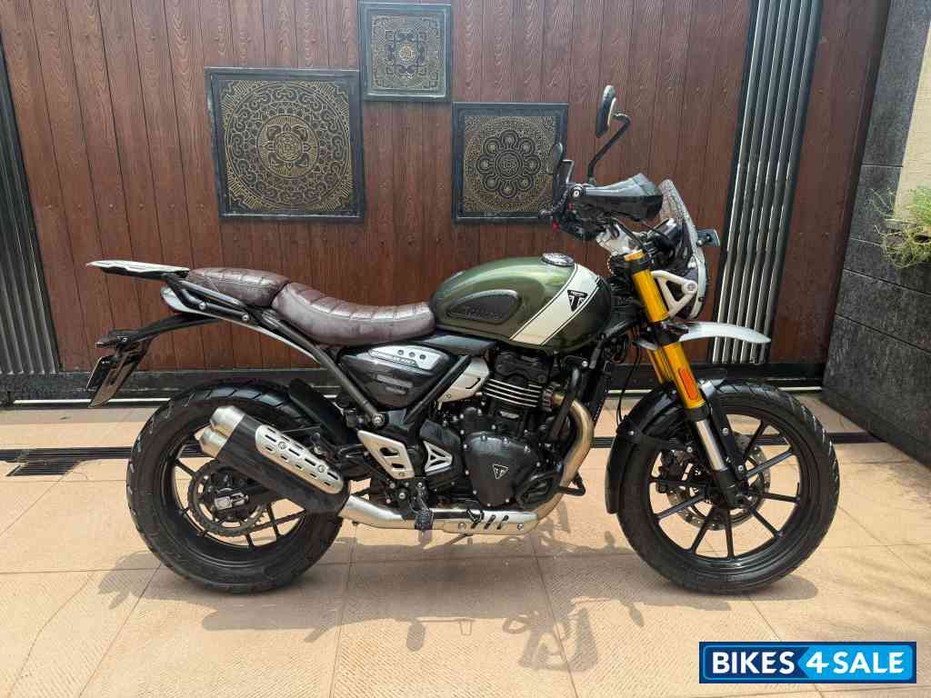 Khaki Triumph Scrambler 400 X Khaki Triumph Scrambler 400 X