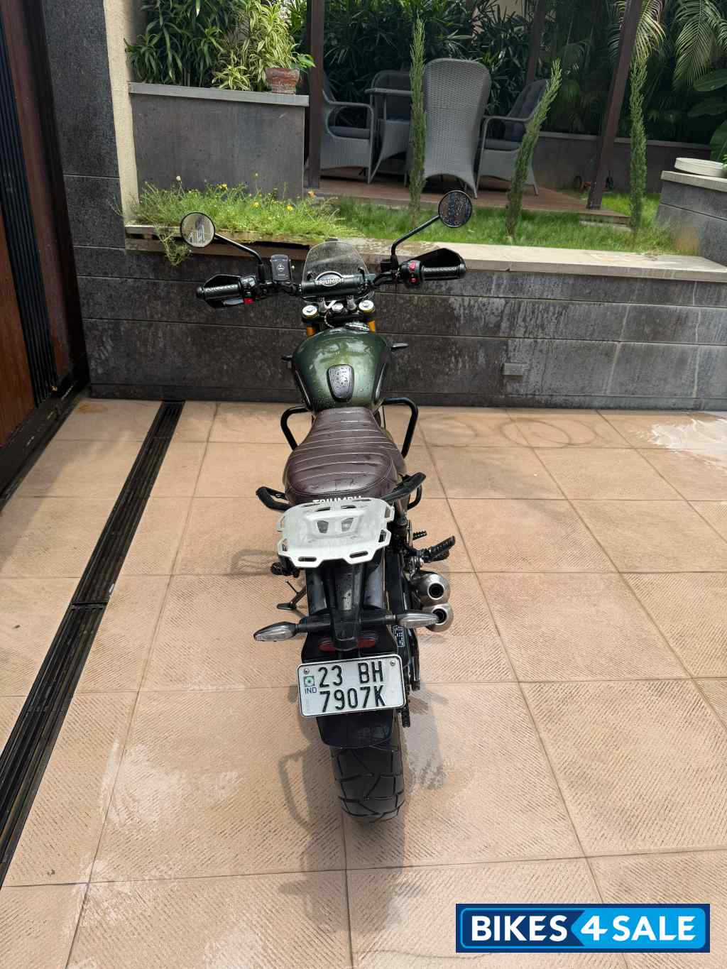 Khaki Triumph Scrambler 400 X Khaki Triumph Scrambler 400 X