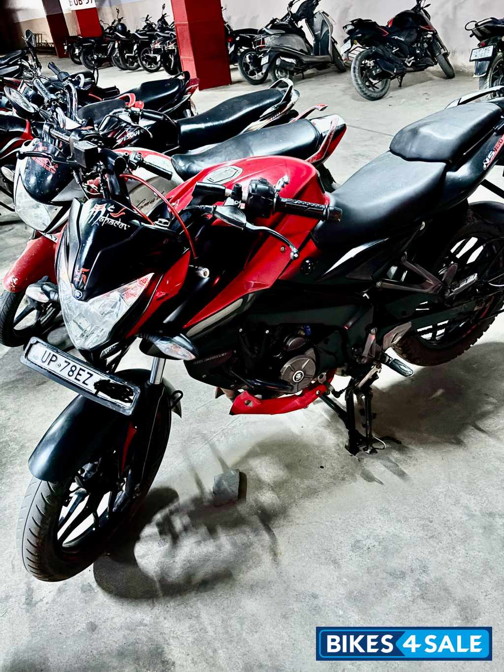 Red Bajaj Pulsar NS 160
