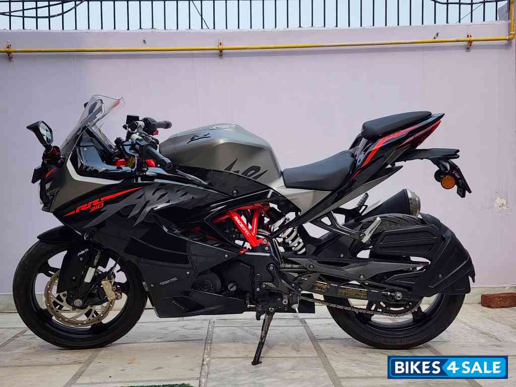 Black TVS Apache RR 310