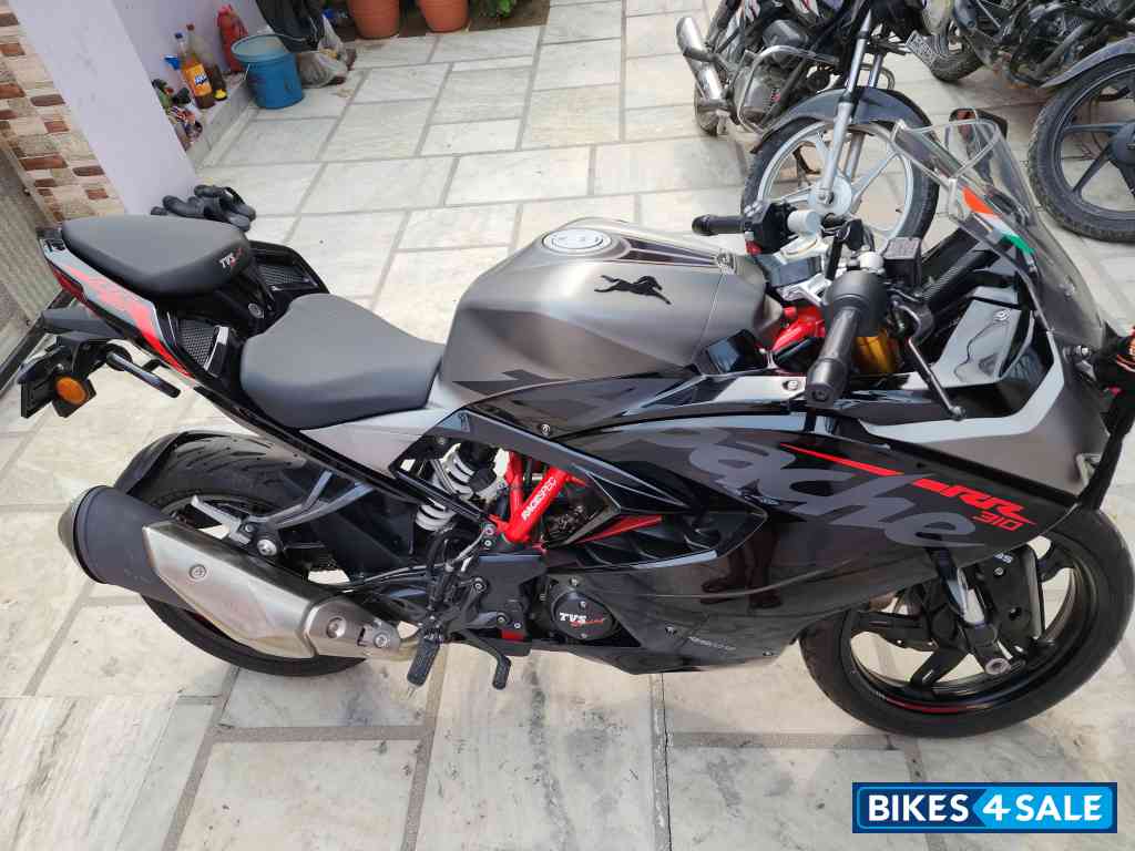 Black TVS Apache RR 310