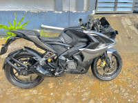 Bajaj Pulsar RS 200 ABS