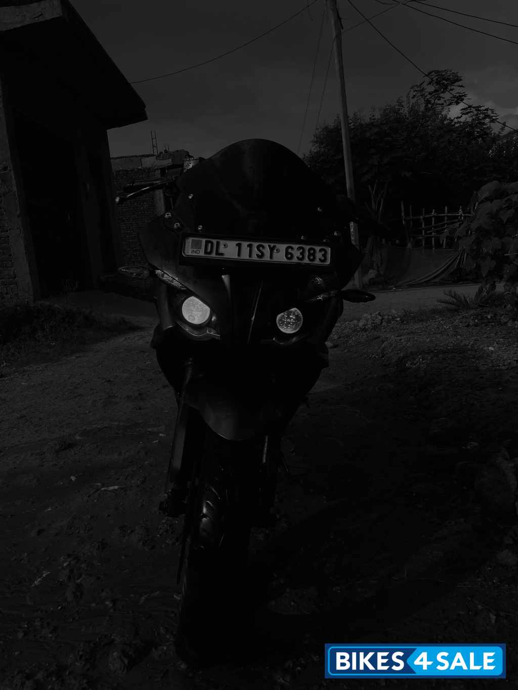 Bajaj Pulsar RS 200 ABS