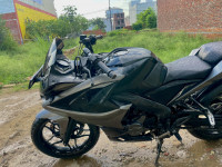 Bajaj Pulsar RS 200 ABS