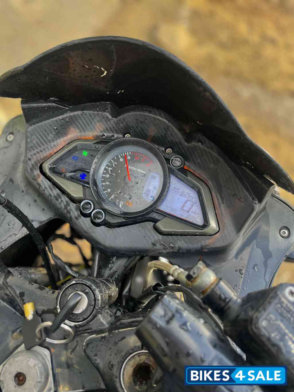 Bajaj Pulsar RS 200 ABS